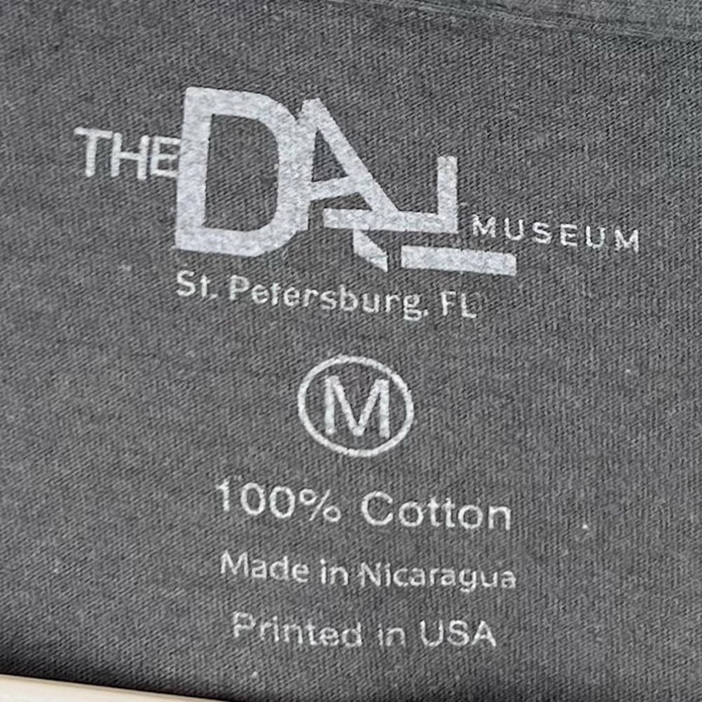 Dali Museum Melting Clock T-Shirt | M - Picture 2 of 3